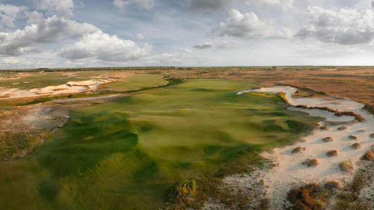 On the eleventh day of #StreamsongChristmas, if you run out of time to play, an 11-hole loop at Black is…